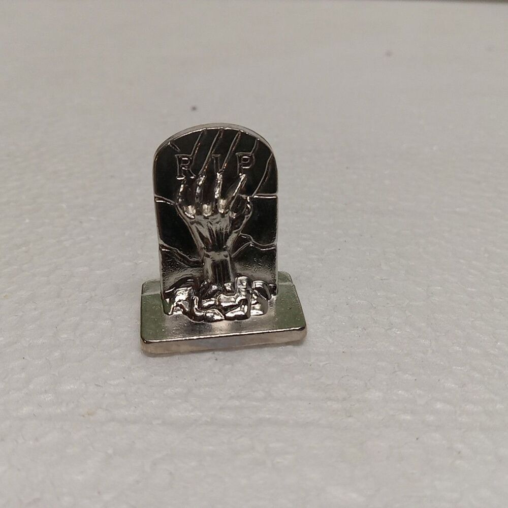 2007 Movie 2nd Edition Deluxe scene it? - Replacement Metal Token HAND in GROUND